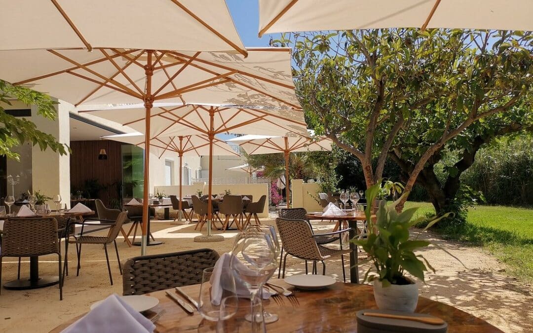terrasse ombragée restaurant Tom Cariano